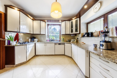 Dom Sprzedaż Łomianki